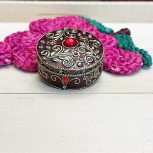 Austrian Two’s Company Crystal Covered Floral Jeweled Rhinestone Lidded Box